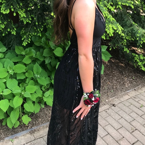 PROM DRESS - Picture 3 of 4